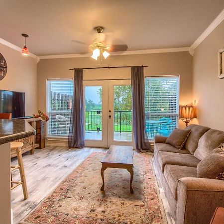 Ss 4B Riverside Condo ニューブラウンフェルズ エクステリア 写真