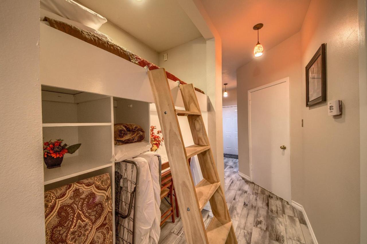 Ss 4B Riverside Condo ニューブラウンフェルズ エクステリア 写真