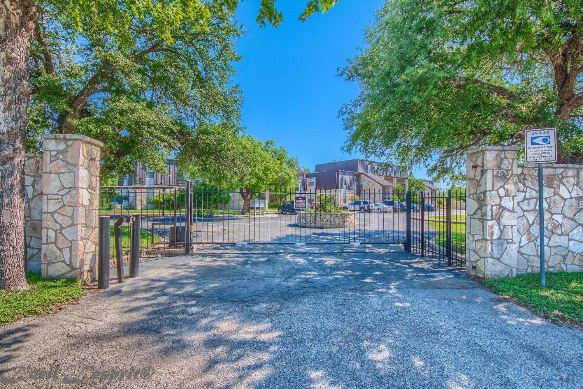 Ss 4B Riverside Condo ニューブラウンフェルズ エクステリア 写真